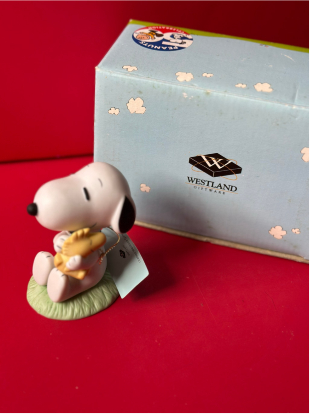 Westland Vintage Snoopy Hugs Woodstock Figurine New in Box